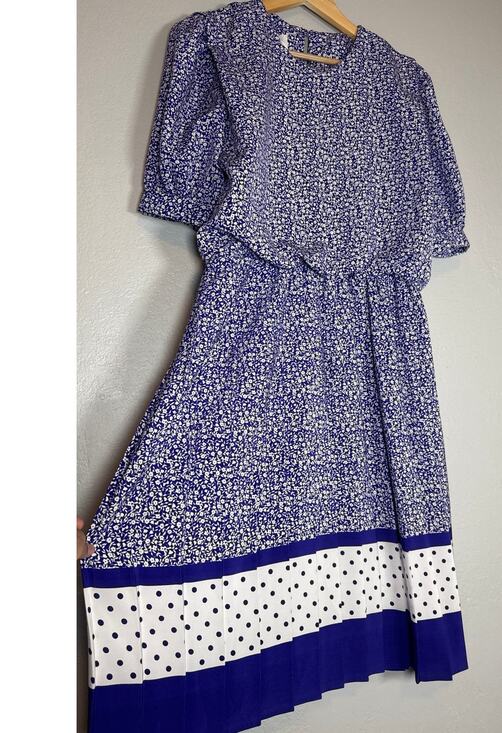 Vintage Dresses & Skirts - Vintage 80s Pleated Secretary Dress Sz 10 Midi Purple Floral Retro Short Sleeve